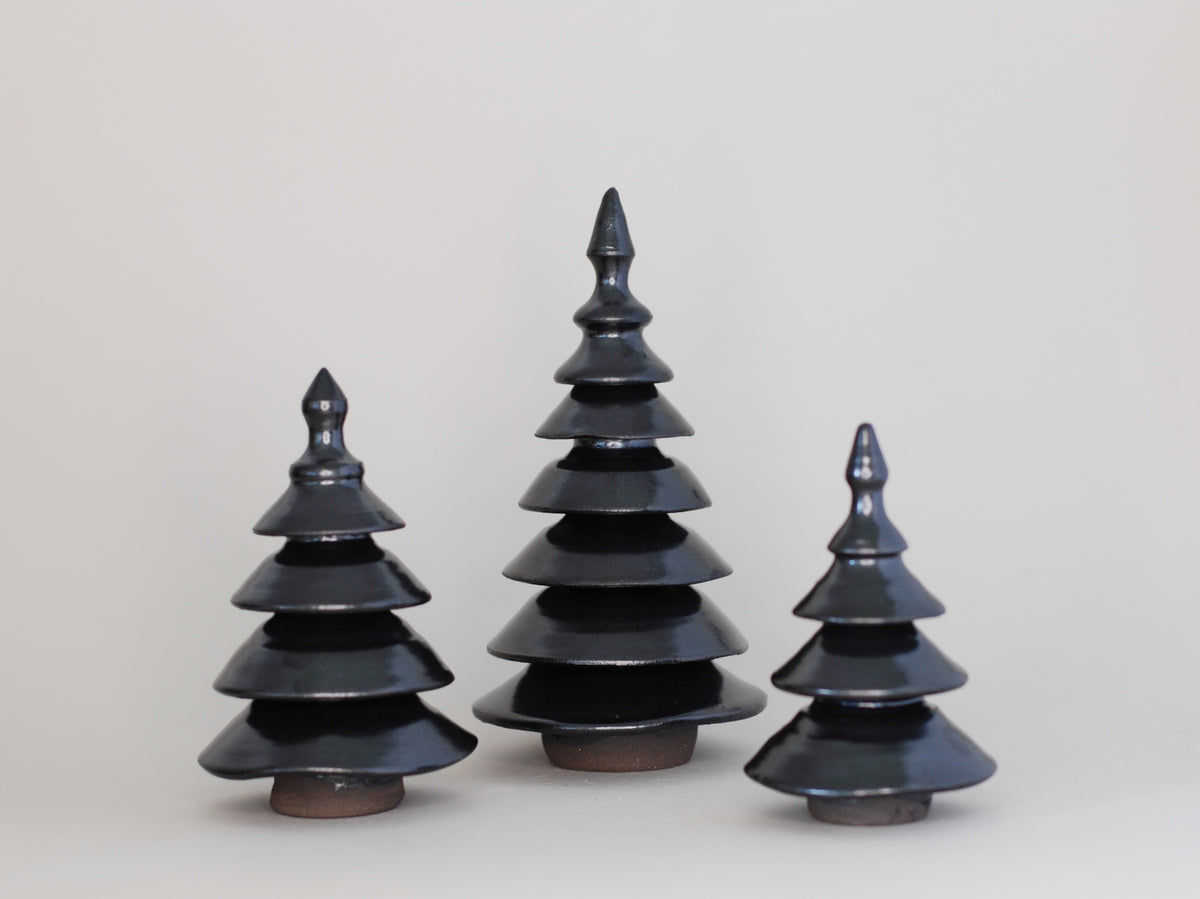 Ker stoneware christmas trees handthrown handmade black. Jólatré leir steinleir svört handgerð rennd