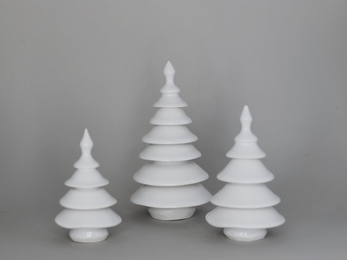 Ker Postulínsjólatré Postulíns jólatré Handmade porcelain christmas tree white